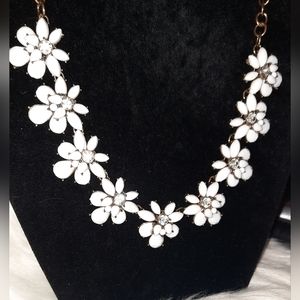 EUC white floral acrylic and rhinestone statement necklace adj.